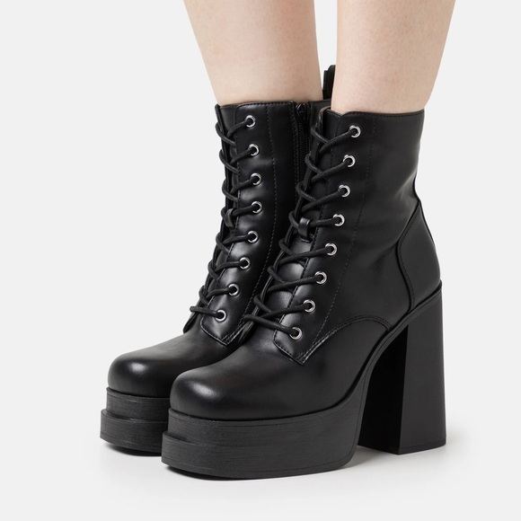 Madden Girl Steve Madden Drivenn tall platform chunky boot lace up black - Picture 1 of 6
